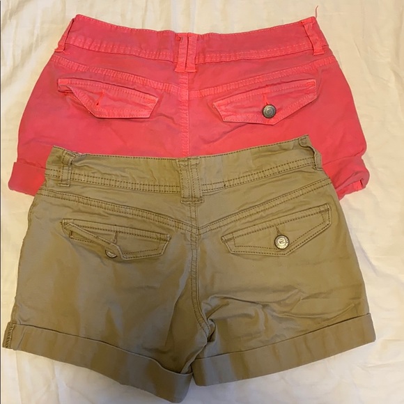 Shorts - Picture 2 of 4